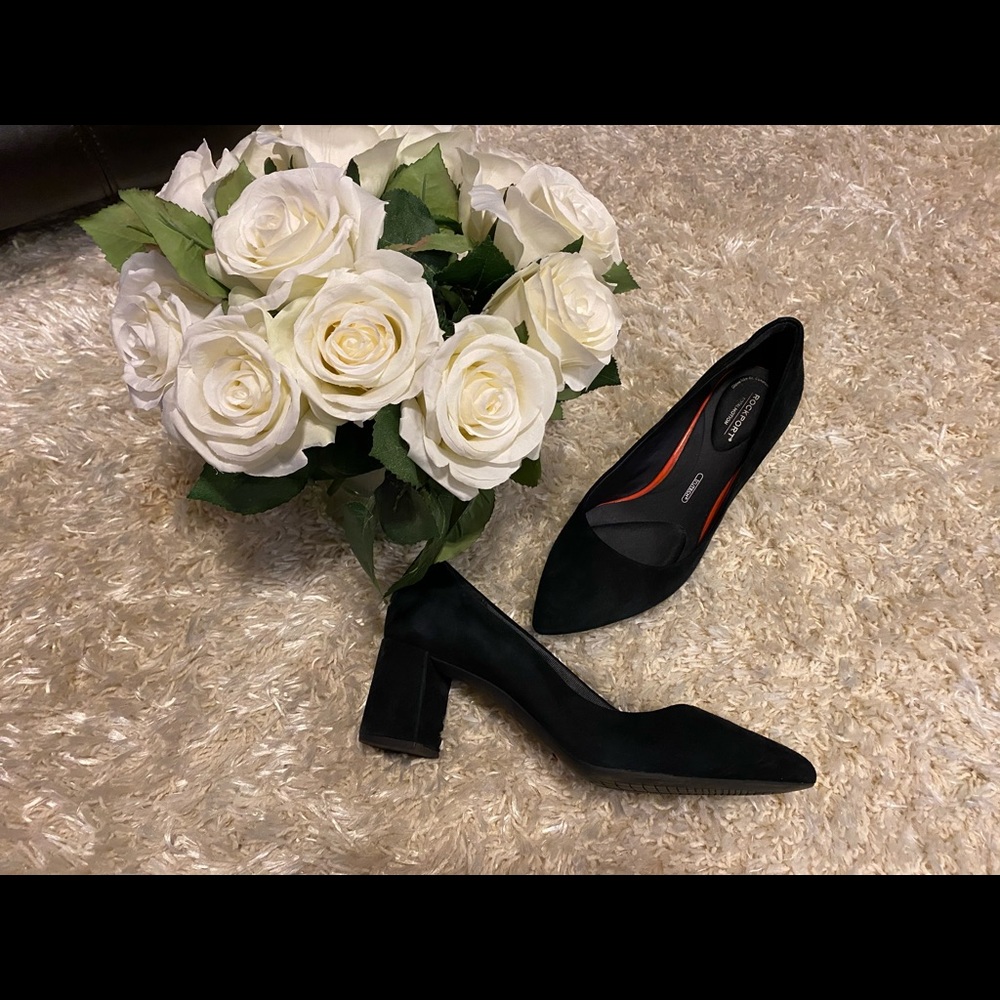 Like new! Black Rockport TotalMotion Pumps!